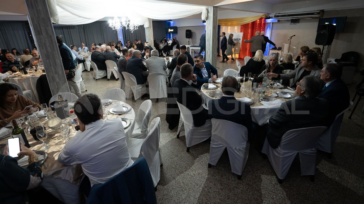El evento contó con la presencia de más de 60 personas.