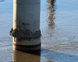 La obra del nuevo puente Santa Fe - Santo Tomé quedó bajo revisión luego de que se detectara una falla en una de las columnas construidas sobre el río Salado. La obra del nuevo puente Santa Fe - Santo Tomé quedó bajo revisión luego de que se detectara una falla en una de las columnas construidas sobre el río Salado.