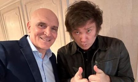 El presidente Javier Milei publicó este domingo un durísimo mensaje en la red social X en defensa del exdiputado José Luis Espert. El presidente Javier Milei publicó este domingo un durísimo mensaje en la red social X en defensa del exdiputado José Luis Espert.