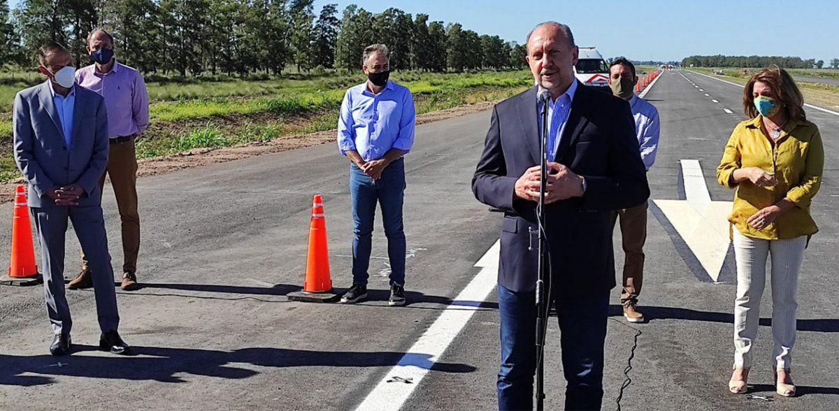 “Es una alegría que estemos aquí sobre la ruta habilitando otro tramo importante de esta obra”