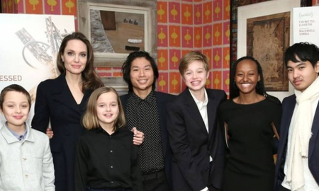 Angelina Jolie junto a sus seis hijos Angelina Jolie junto a sus seis hijos
