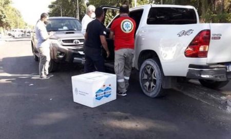 El ministro de Salud de Corrientes, Ricardo Cardozo, sufrió este lunes una descompensación y se accidentó cuando se dirigía a la ciudad de Goya, con vacunas contra el Covid-19 en el baúl de su automóvil. El ministro de Salud de Corrientes, Ricardo Cardozo, sufrió este lunes una descompensación y se accidentó cuando se dirigía a la ciudad de Goya, con vacunas contra el Covid-19 en el baúl de su automóvil.