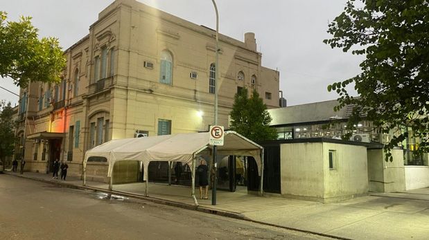 El primero de los ingresos al Hospital Cullen se dio a las 16:30 y el segundo a las 17:40.