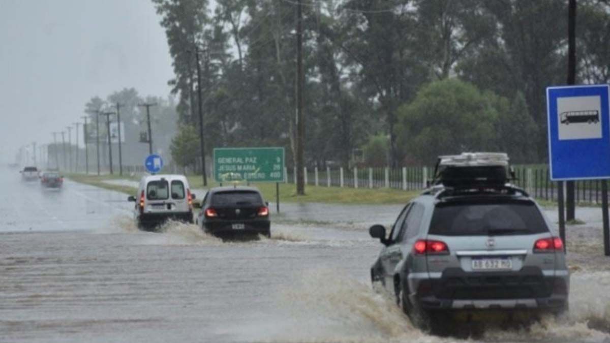 Crecida de ríos y un centenar de evacuados por temporal de lluvia en Córdoba