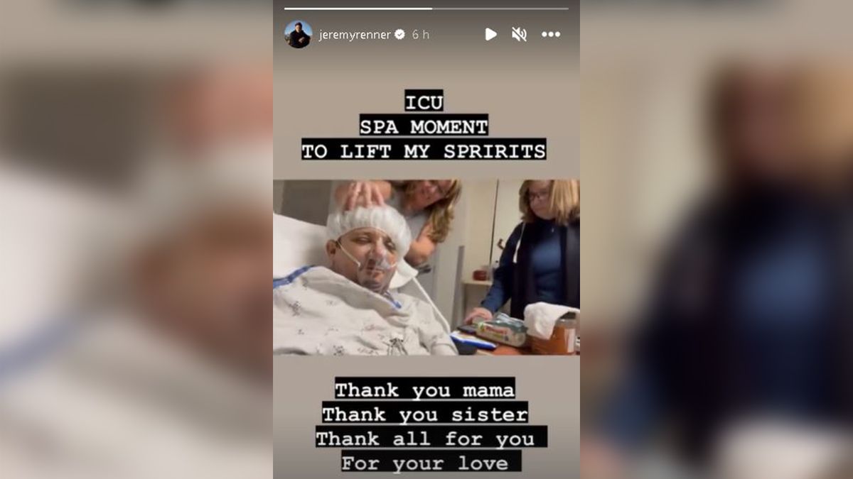 "Momento de Spa en la Unidad de Cuidados Intensivos", posteó Jeremy Renner.