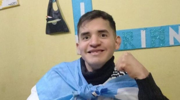 Mariano Farías tiene 31 años, padece leucodistrofia y necesita viajar a México para realizarse un tratamiento altamente costoso.