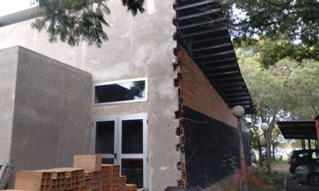 La obra del Centro de Rehabilitación Acuática tiene un 70% de avance pero está frenada desde 2024. La obra del Centro de Rehabilitación Acuática tiene un 70% de avance pero está frenada desde 2024.