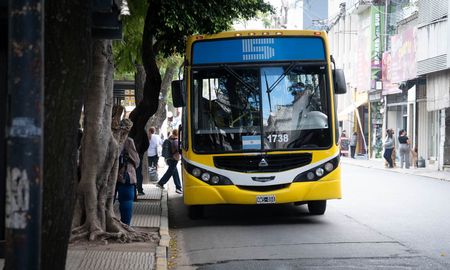 Cortes de tránsito y modificaciones en las líneas de colectivos por el operativo de seguridad en la zona del estadio de Unión.