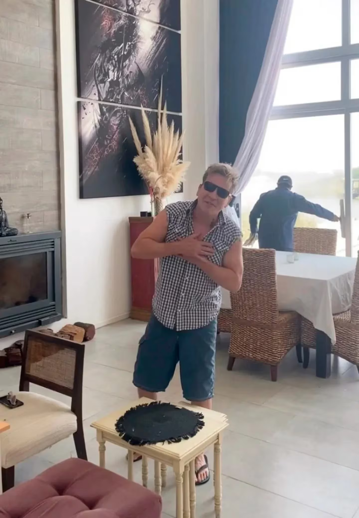 Guido Süller se inspiró en la estética de South Beach para su nuevo hogar. Guido Süller se inspiró en la estética de South Beach para su nuevo hogar.