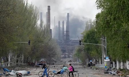 Rusia bombardeó la planta metalúrgica de Azovstal. Rusia bombardeó la planta metalúrgica de Azovstal.