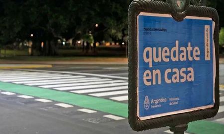 El Ministerio de Salud de la Nación informó este jueves que en las últimas 24 horas se reportaron 537 muertes, cifra récord de fallecimientos durante la pandemia de coronavirus en el país y 27.216 nuevos contagios. El Ministerio de Salud de la Nación informó este jueves que en las últimas 24 horas se reportaron 537 muertes, cifra récord de fallecimientos durante la pandemia de coronavirus en el país y 27.216 nuevos contagios.