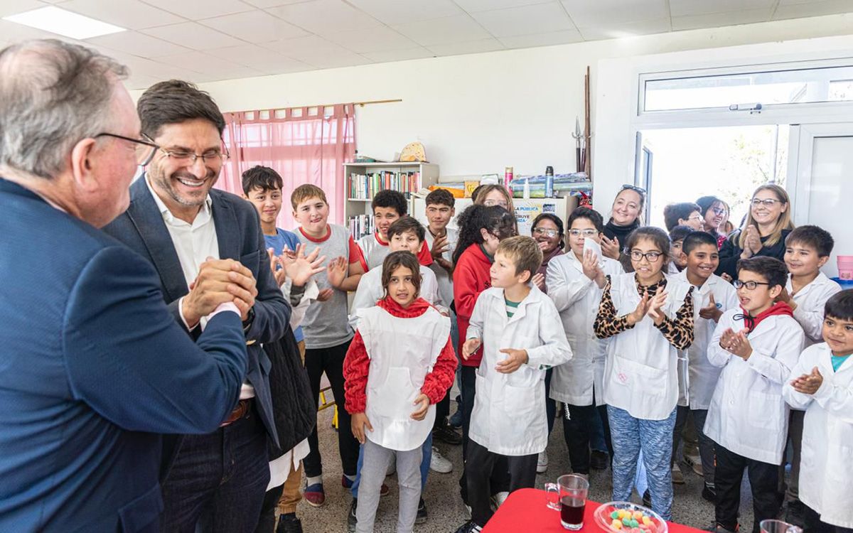El gobernador Maximiliano Pullaro recorrió distintas localidades de los departamentos Castellanos y San Cristóbal. El gobernador Maximiliano Pullaro recorrió distintas localidades de los departamentos Castellanos y San Cristóbal.