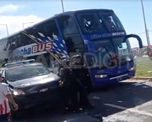 En la previa del Clásico Santafesino, en Casasol se registraron enfrentamientos entre los efectivos que custodiaban el colectivo que trasladaba a los jugadores de Unión y los hinchas que intentaron acercarse. En la previa del Clásico Santafesino, en Casasol se registraron enfrentamientos entre los efectivos que custodiaban el colectivo que trasladaba a los jugadores de Unión y los hinchas que intentaron acercarse.