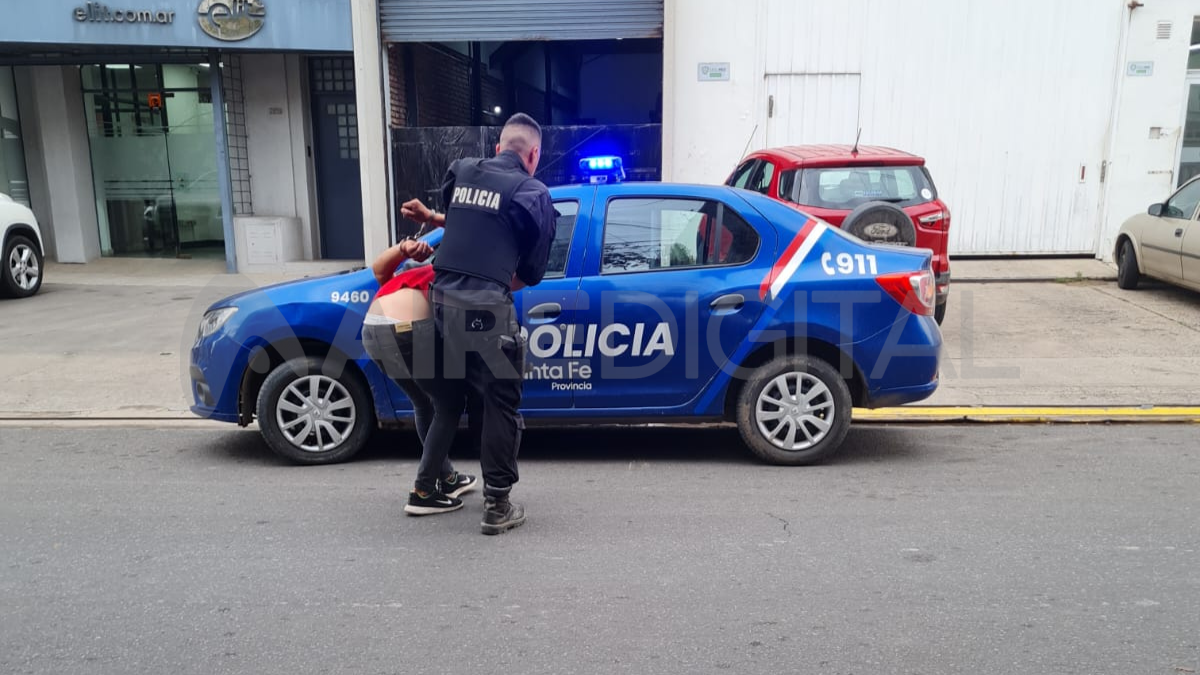 Atraparon a un ladrón que intentó robar en un edificio del Centro.