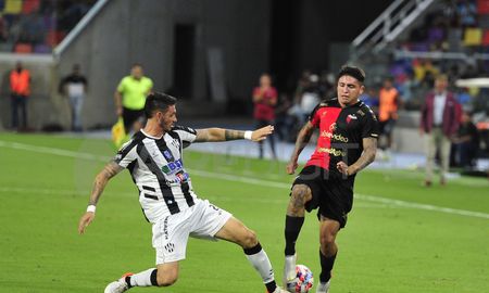 Por pedido de la Seguridad, el partido entre el Club Atlético Colón y Barracas Central, por la Copa de la Liga, se jugará a las 17 en Paraná. Por pedido de la Seguridad, el partido entre el Club Atlético Colón y Barracas Central, por la Copa de la Liga, se jugará a las 17 en Paraná.