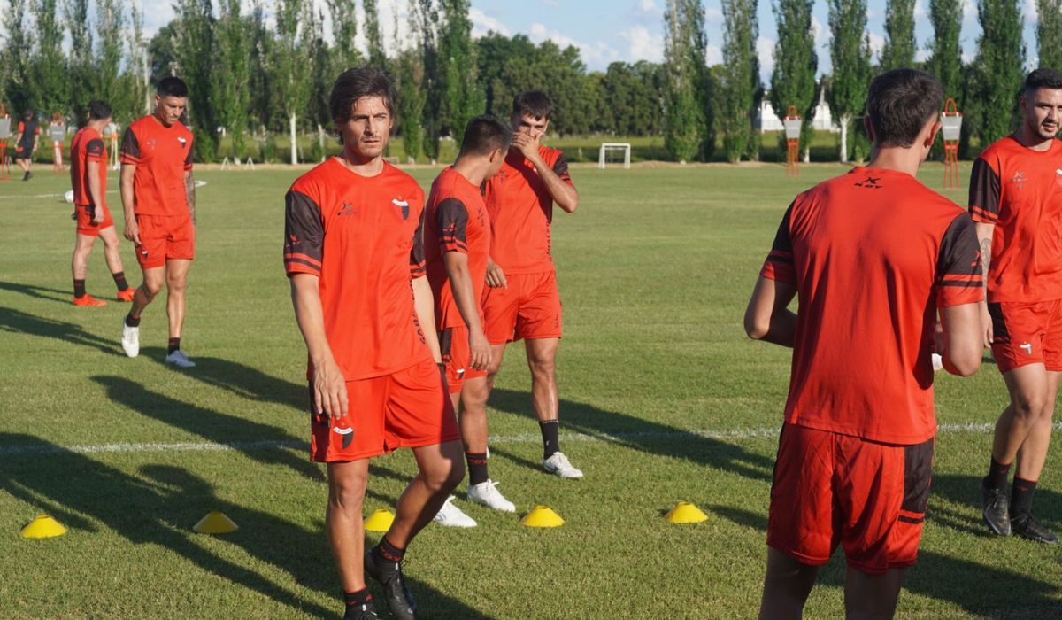 Primer entrenamiento de Colón 2024. Primer entrenamiento de Colón 2024.