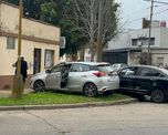 El fuerte choque ocurrió en Vélez Sarsfield y Hernandarias, en el norte de Santa Fe. Uno de los vehículos impactó contra un poste de hormigón.