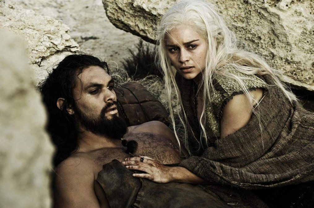 Jason Momoa y Emilia Clarke (Game of Thrones).