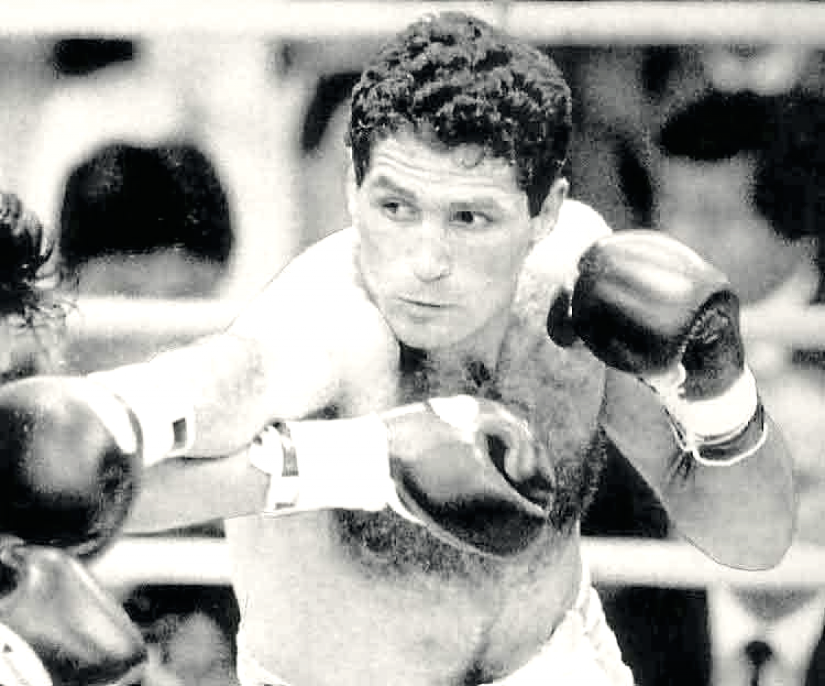 Juan Martín “Látigo” Coggi, tres veces campeón mundial de los pesos superligero.