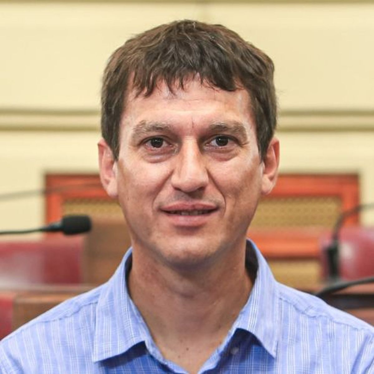 El diputado Juan Argañaráz, del espacio Inspirar, expresó una posición intermedia. Señaló que acompañará las iniciativas que busquen “endurecer la mano con el delincuente”, aunque remarcó que el análisis debe hacerse “punto por punto” y “siempre respetando las garantías constitucionales”. El diputado Juan Argañaráz, del espacio Inspirar, expresó una posición intermedia. Señaló que acompañará las iniciativas que busquen “endurecer la mano con el delincuente”, aunque remarcó que el análisis debe hacerse “punto por punto” y “siempre respetando las garantías constitucionales”.