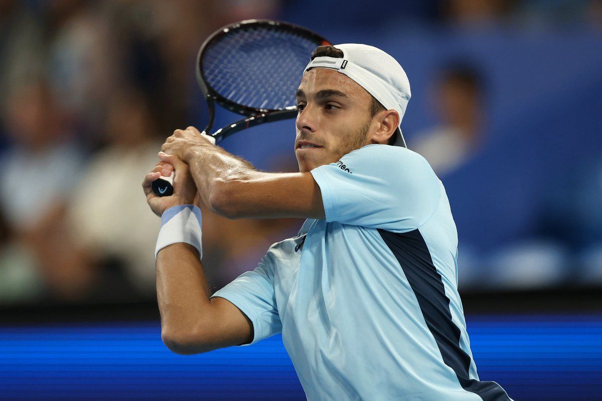 Francisco Cerúndolo se quedó con el duelo entre argentinos frente a Guido Pella y avanzó a segunda ronda del Abierto de Australia.
