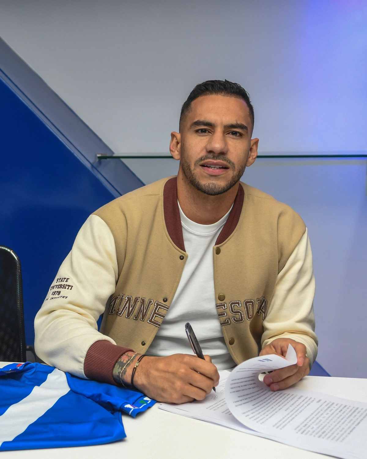 Yeison Gordillo vestirá la camiseta de Vélez para la segunda parte del año. Yeison Gordillo vestirá la camiseta de Vélez para la segunda parte del año.