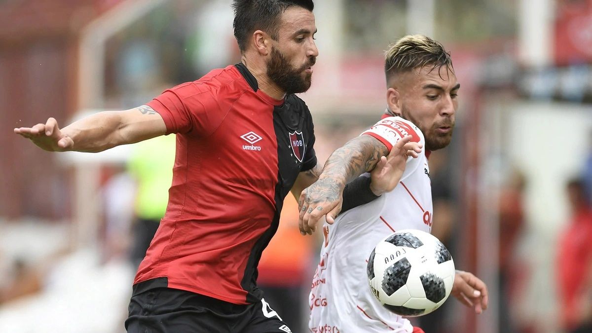 Argentinos Juniors recibe a Newells para seguir en la cima