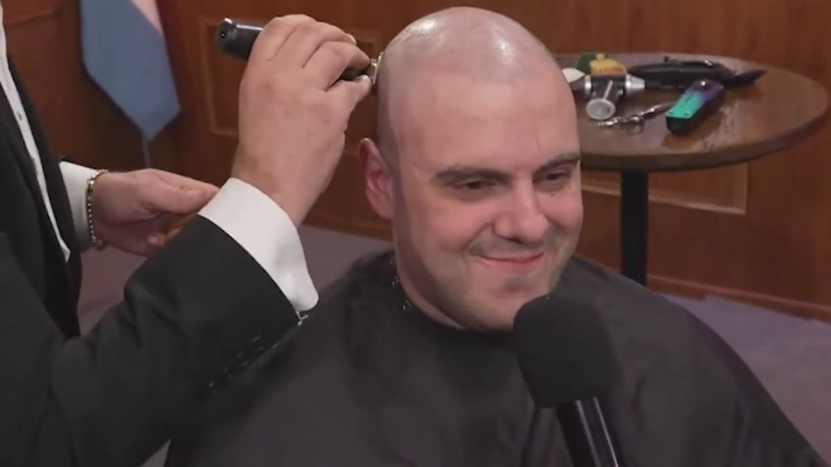 El Gordo Dan cumplió su promesa y se rapó en vivo tras las elecciones.