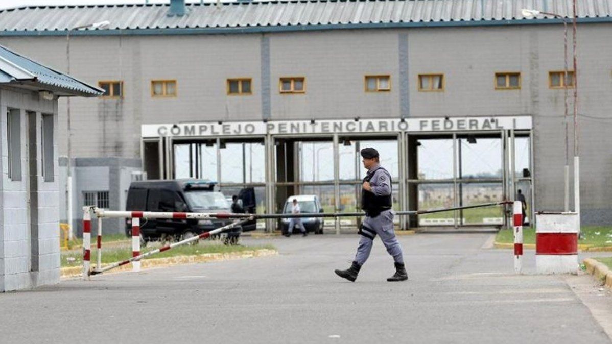 Un narco misionero que está preso en la cárcel de Ezeiza intentó adquirir armas para enviar a Río de Janeiro.