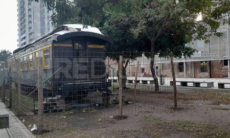 El histórico vagón de Pedro Vittori fue vallado para evitar vandalismo y usurpaciones. El histórico vagón de Pedro Vittori fue vallado para evitar vandalismo y usurpaciones.