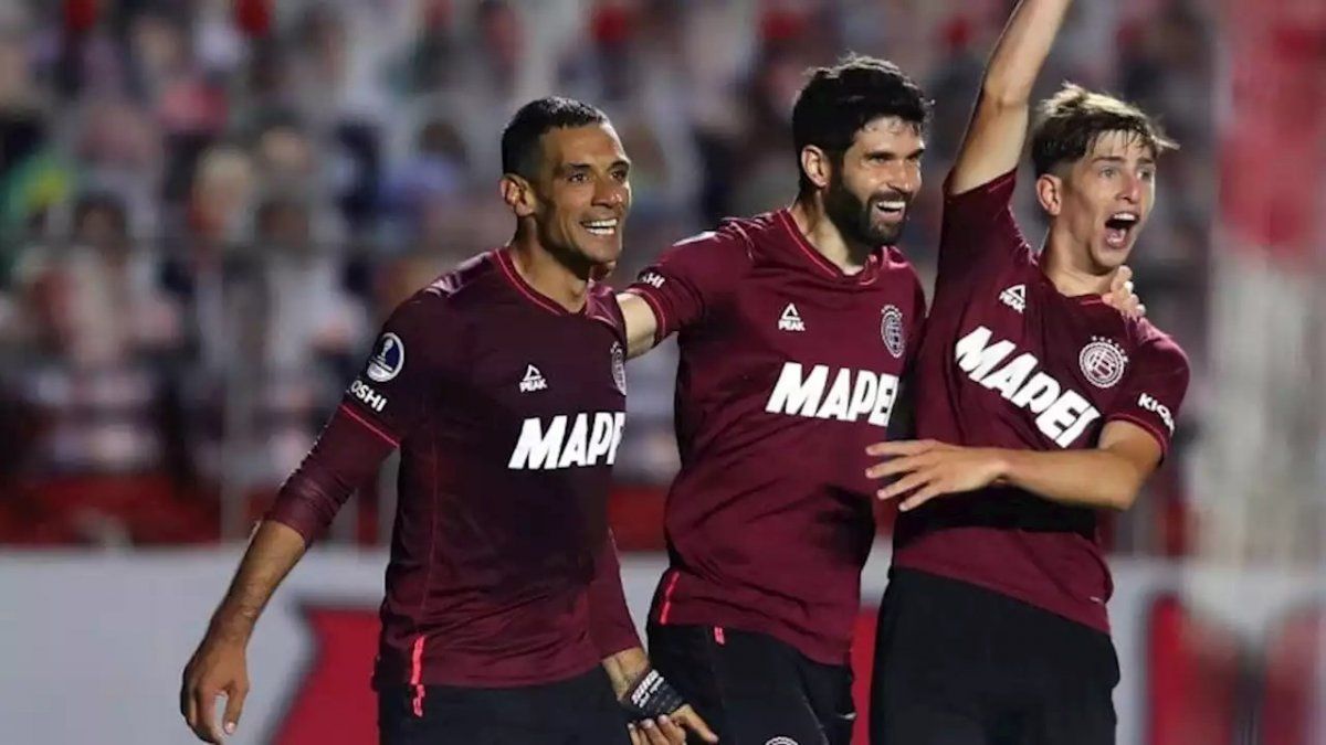 Lanús enfrenta a Bolívar en Bolivia por los octavos de final de la Copa Sudamericana.