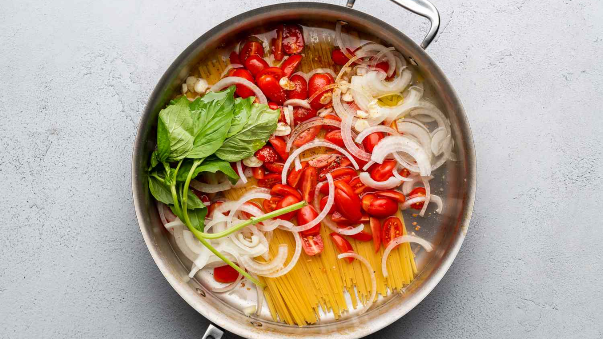 ¿Qué pasa cuando cocinas la pasta directamente en la salsa? El método one pot pasta realmente funciona ¿Qué pasa cuando cocinas la pasta directamente en la salsa? El método one pot pasta realmente funciona