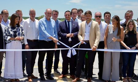 Se inauguró el puente sobre el Paraná Mini. Se inauguró el puente sobre el Paraná Mini.