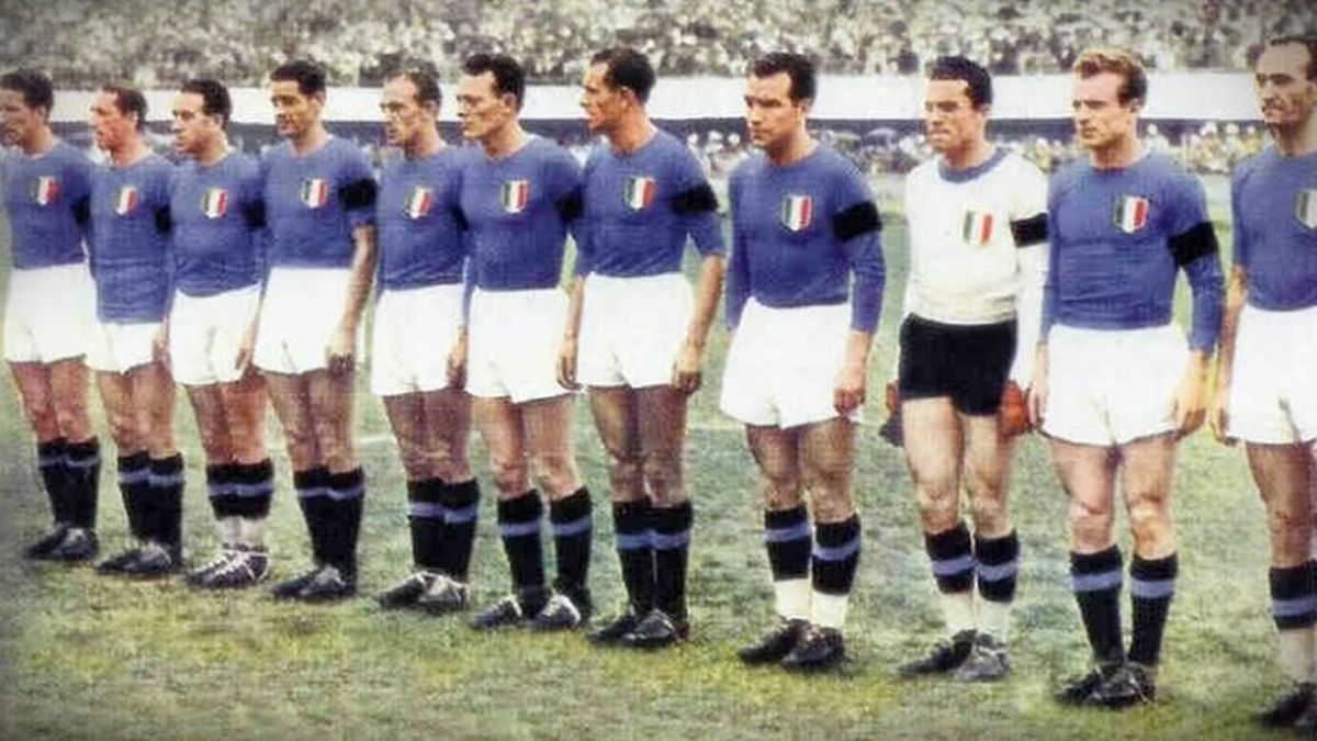 Este brillante Torino era la columna vertebral de la Selección italiana. El 11 de mayo de 1947, ¡diez de los 11 titulares! de la Azzurra que, ese domingo, vencieron por 3 a 2 a Hungría en un amistoso (disputado en Turín, foto), jugaban en este club. El restante fue Lucidio Sentimenti (conocido como Sentimenti IV), arquero de la Juventus. Este brillante Torino era la columna vertebral de la Selección italiana. El 11 de mayo de 1947, ¡diez de los 11 titulares! de la Azzurra que, ese domingo, vencieron por 3 a 2 a Hungría en un amistoso (disputado en Turín, foto), jugaban en este club. El restante fue Lucidio Sentimenti (conocido como Sentimenti IV), arquero de la Juventus.