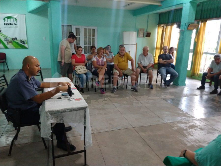 Vecinos de barrio Mayoraz se reunieron con autoridades policiales para pedir mayor seguridad