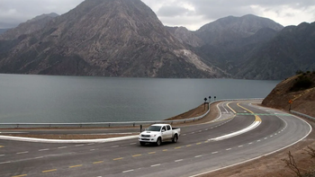 Así es la impactante ruta de Argentina iluminada 100% con energía solar