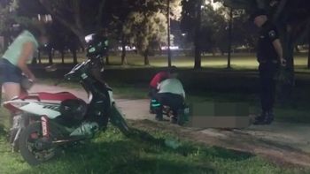Una mujer y sus dos hijas menores sufrieron lesiones tras caerse de una moto
