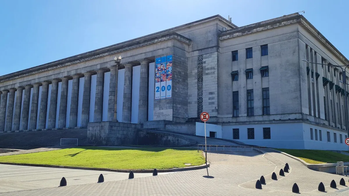El Senado aprobó la Ley de Financiamiento Universitario. El Senado aprobó la Ley de Financiamiento Universitario.