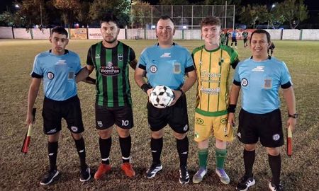 Tigre de Avellaneda y Juventud de Malabrigo, uno de los partidos de la Liga Reconquistense de Fútbol. Foto: Maximiliano Ruiz Díaz. Tigre de Avellaneda y Juventud de Malabrigo, uno de los partidos de la Liga Reconquistense de Fútbol. Foto: Maximiliano Ruiz Díaz.