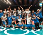 La selección argentina de voley masculino está entre los mejores cuatro equipos de los Juegos Olímpicos. La selección argentina de voley masculino está entre los mejores cuatro equipos de los Juegos Olímpicos.