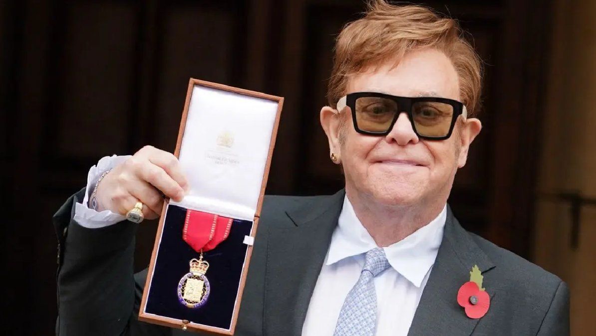 Elton John recibió una condecoración especial de la realeza británica