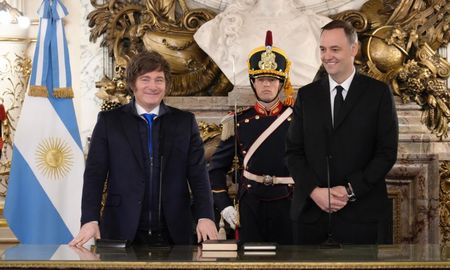 Javier Milei dijo que Adorni ni en pedo se va. Javier Milei dijo que Adorni ni en pedo se va.