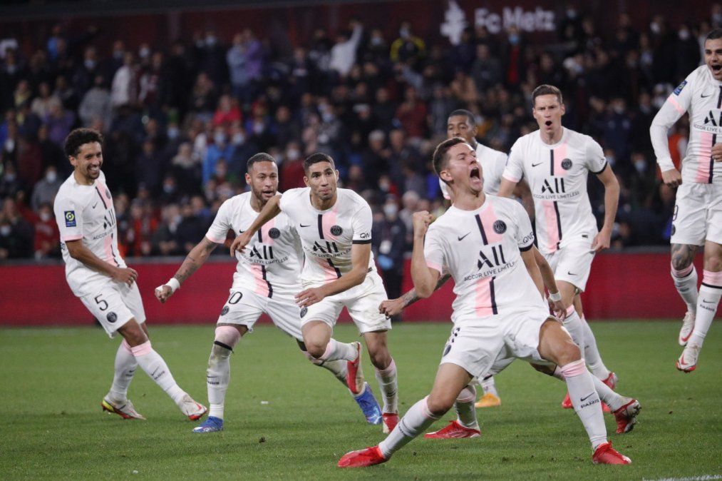 PSG logró otro triunfo agónico sin Lionel Messi para mantener su liderazgo