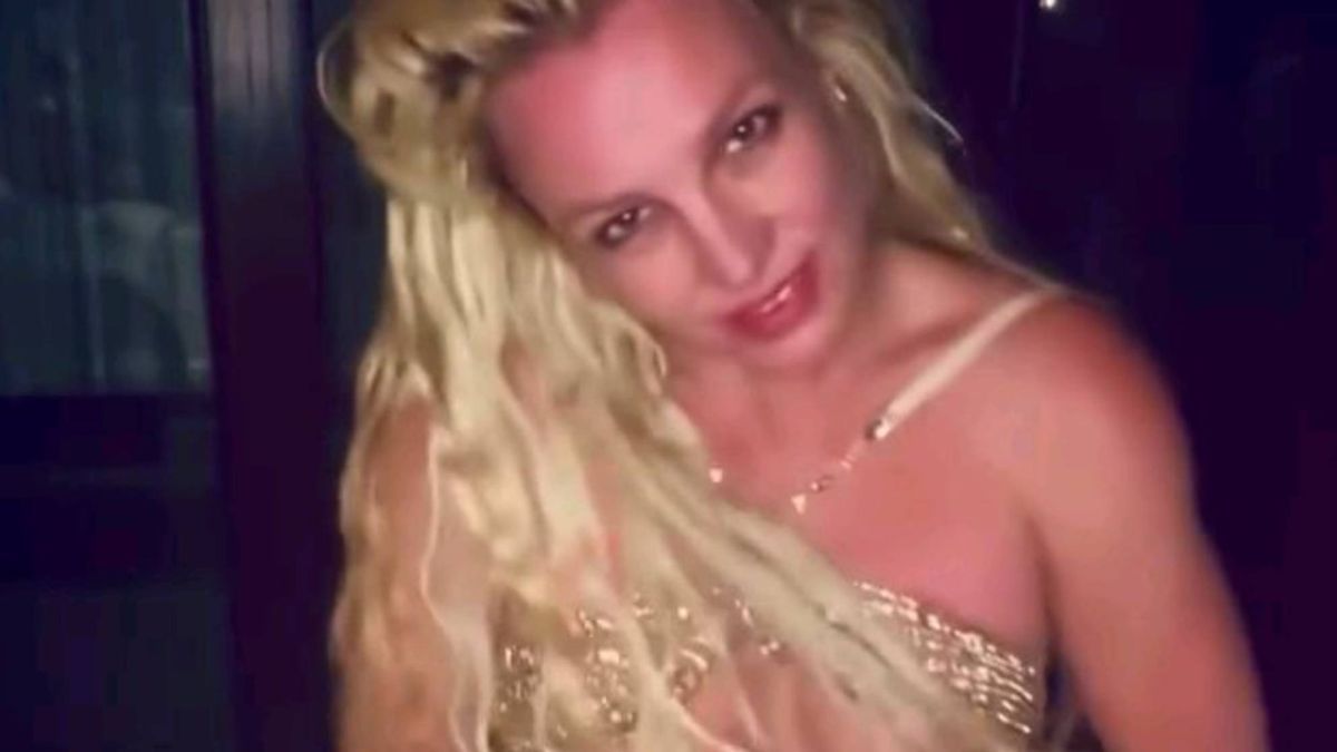 Britney Spears fue interceptada en un control de la California Highway Patrol y recuperó la libertad horas más tarde bajo citación judicial.