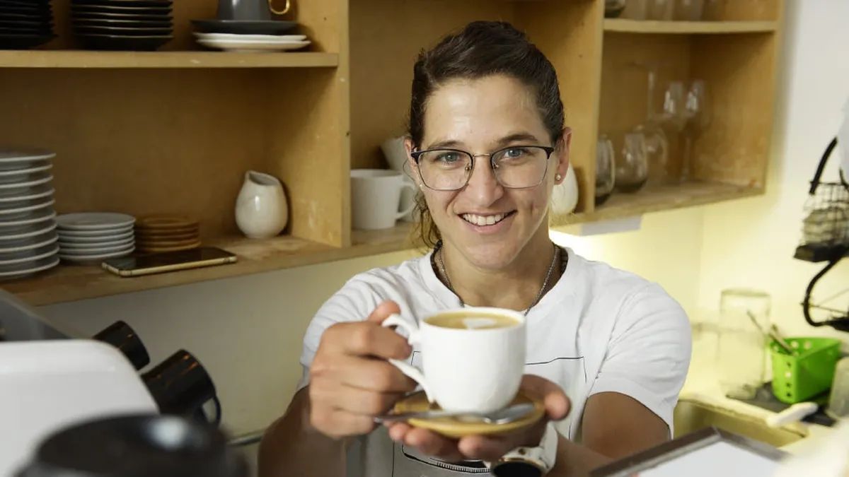 Paula Pareto atiende personalmente a los clientes en Pareto Caffé, su proyecto gastronómico en San Fernando. Paula Pareto atiende personalmente a los clientes en Pareto Caffé, su proyecto gastronómico en San Fernando. 