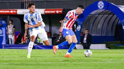 Argentina no encontró juego en el Defensores del Chaco y perdió 2 a 1 ante Paraguay