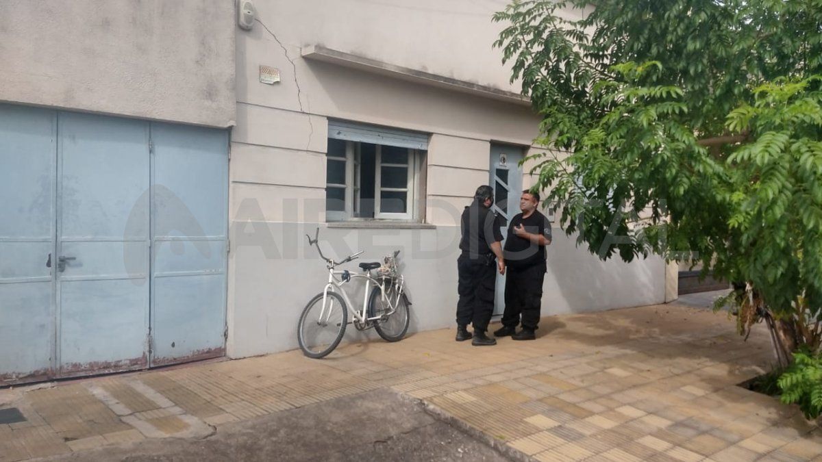 La vivienda de barrio Fomento 9 de Julio en la que robaron y golpearon a un jubilado.