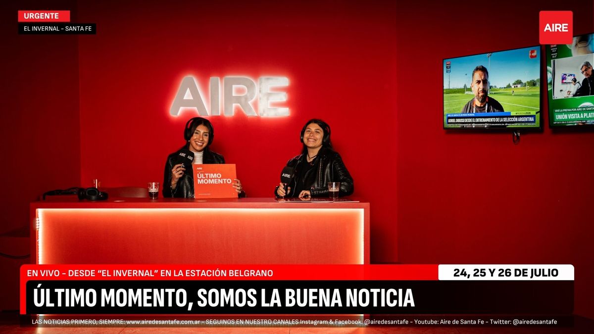 La gran comunidad de AIRE se sentó a la mesa de conductores y posó frente a las cámaras para vivir la experiencia del multimedios.