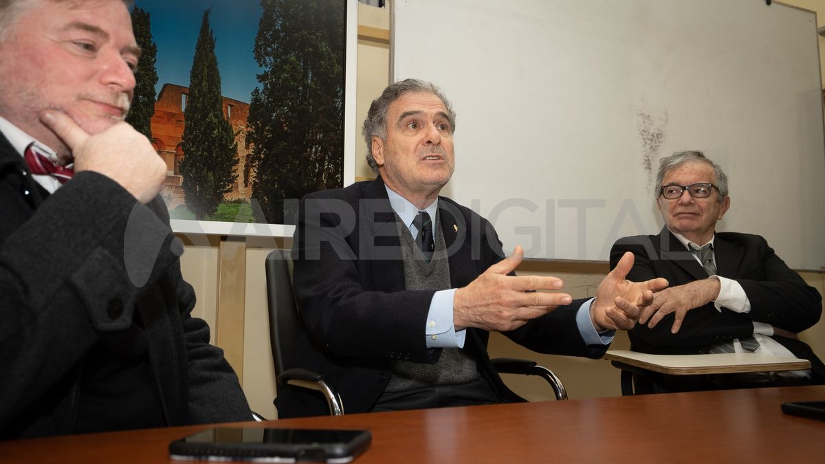 De izquierda a derecha