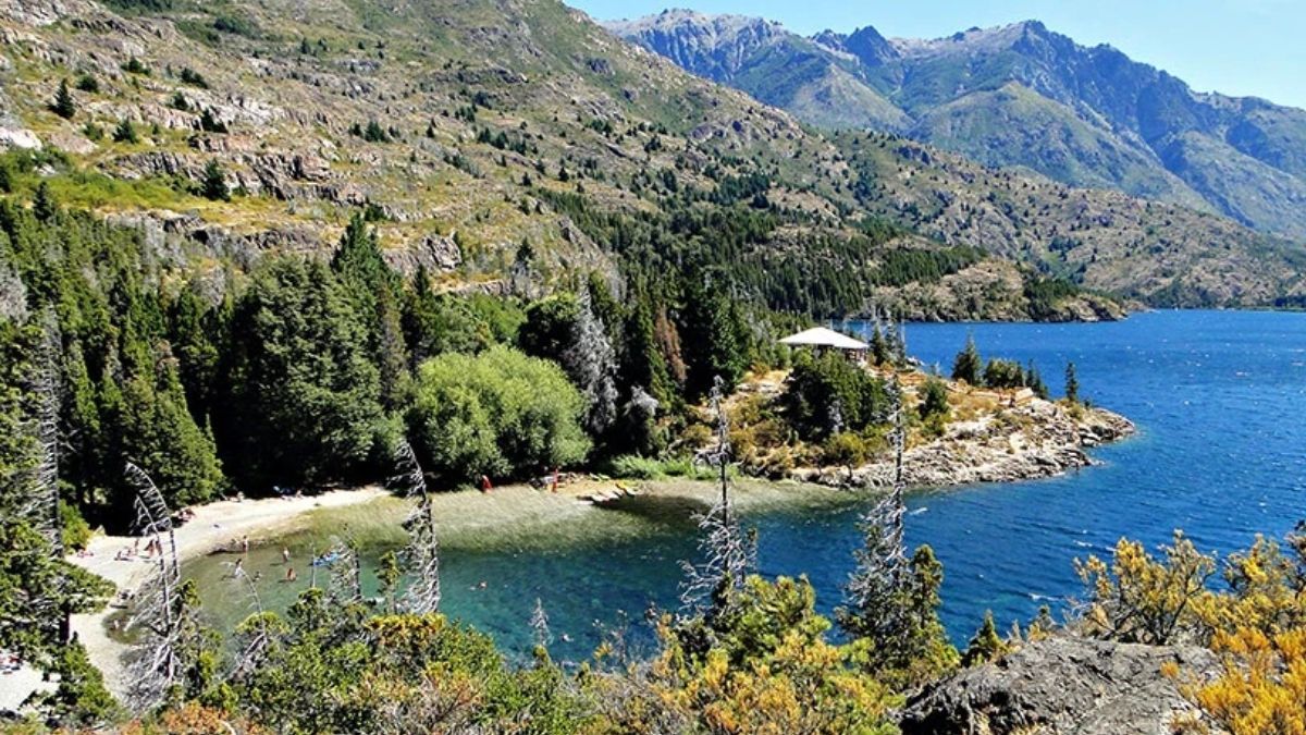La municipalidad de Epuyén generó polémica al declarar asueto. La municipalidad de Epuyén generó polémica al declarar asueto.